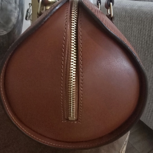 Louis Vuitton Epi Leather Soufflot - Picture 2 of 16